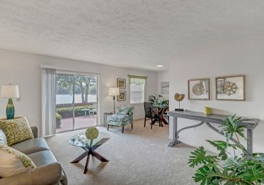 1-Bedroom Garden Apartment in Tampa, FL | Carlton Arms North
